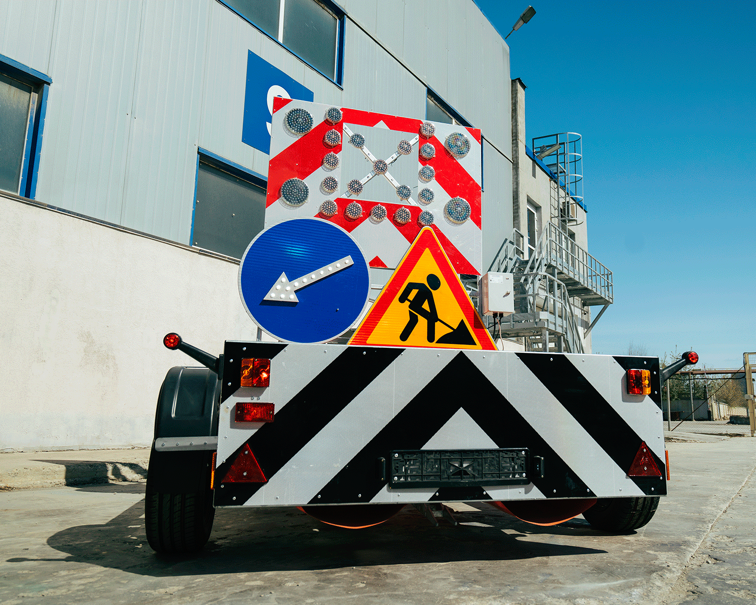 Trailer truck mounted attenuators